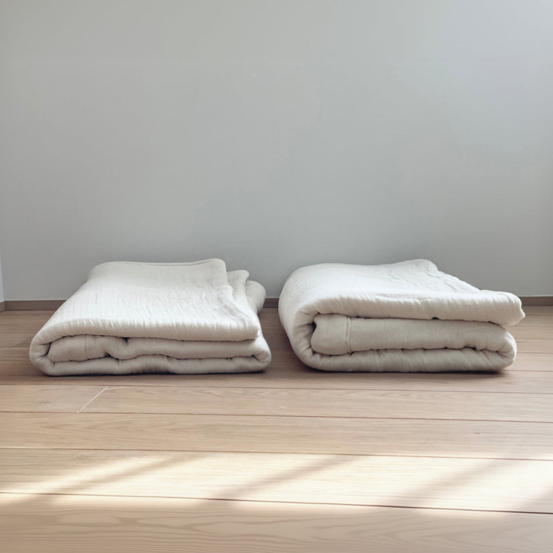 shittori 三河木綿 熟成糸のボリュームミルフィーユガーゼケット【8枚重ね】