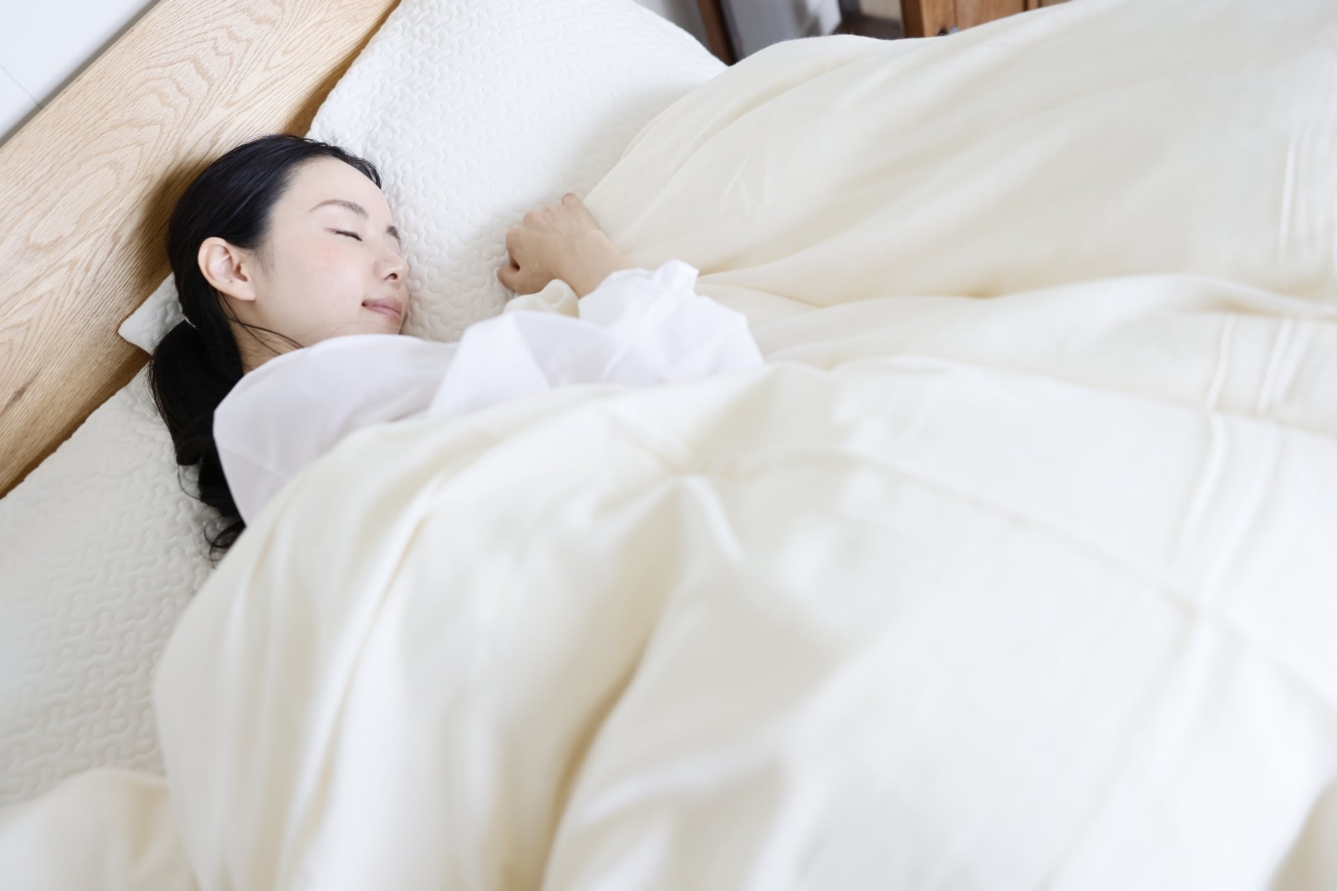 pokapoka ホワイトマザーグース (合掛け/肌掛け/本掛け)羽毛ふとん【sarafuwa布団カバー付き】