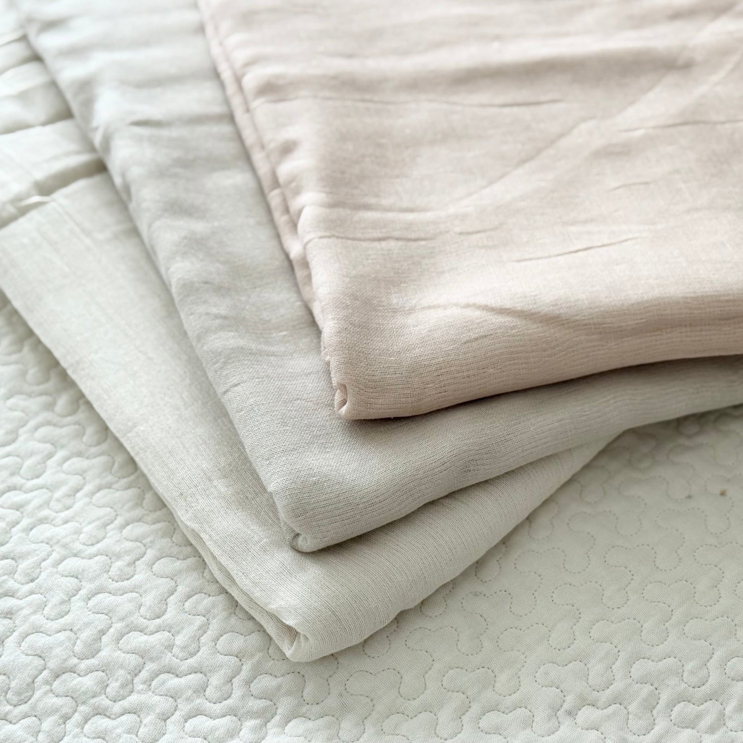 shittori 三河木綿 熟成糸のボリュームミルフィーユガーゼケット【6枚重ね】